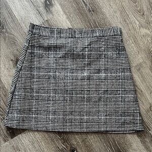 Chic Black and White Plaid A-Line Skirt